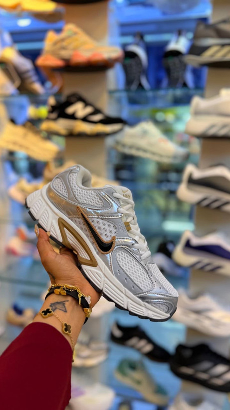 نایکی ویفایو Nike V5 RNR