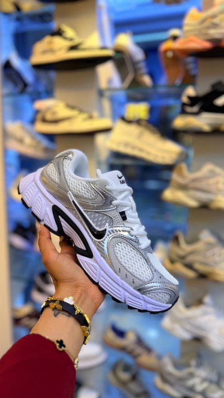 نایکی ویفایو Nike V5 RNR