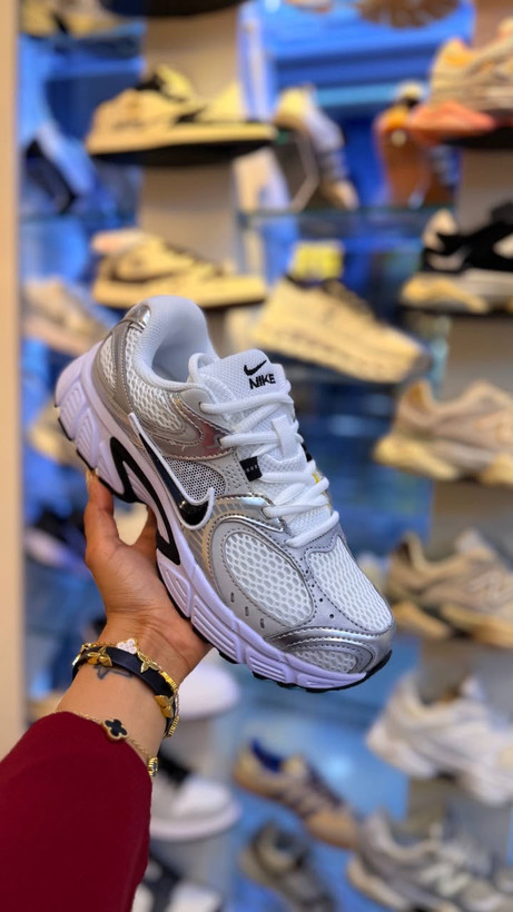 نایکی ویفایو Nike V5 RNR